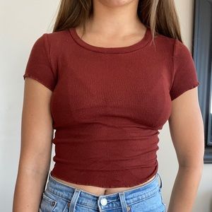 Dark red, ribbed-lettuce edge tee